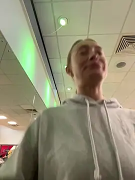 Snapshot of Pollypearson chatting on January 2025 11:13:02 AM Pollypearson online show from January 2025 11:13:02 AM