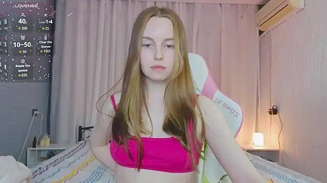 Snapshot of Wild__flowers chatting on May 2026 05:42:04 PM Wild flowers online show from May 2026 05:42:04 PM