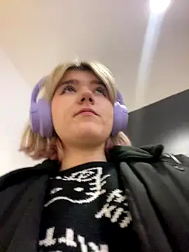 Baby  Naughty online show from December 2024 02:06:01 PM