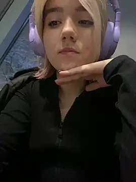 Baby  Naughty online show from December 2024 04:15:01 PM