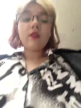 Baby  Naughty online show from March 2025 11:21:01 AM