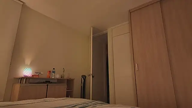 juanasnz99 online show from February 2026 12:59:01 AM