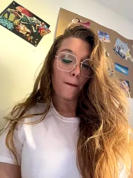 Lalalynn online show from November 2025 07:01:02 PM