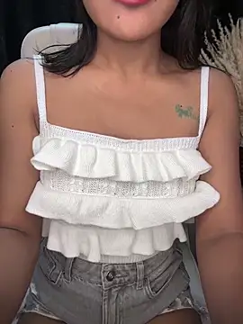 LeisyXO online show from January 2025 06:46:01 PM