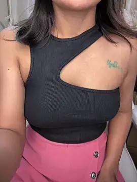 LeisyXO online show from January 2025 09:43:01 PM