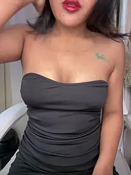 LeisyXO online show from February 2025 07:52:01 PM