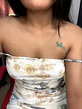 LeisyXO online show from October 2025 08:06:02 PM