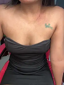 LeisyXO online show from October 2025 07:58:02 PM