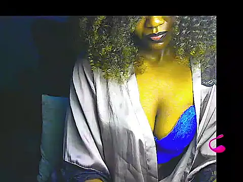 Snapshot of lilylovexx chatting on June 2026 04:15:02 AM lilylovexx online show from June 2026 04:15:02 AM