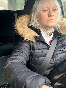 poussichienne online show from January 2026 11:04:01 AM