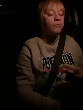 poussichienne online show from April 2026 02:48:01 AM