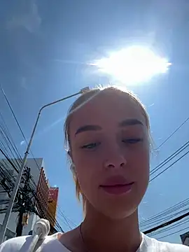 Snapshot of enjoy_my_beauty chatting on February 2025 04:33:02 AM enjoy my beauty online show from February 2025 04:33:02 AM