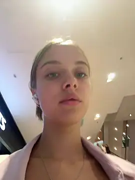 Snapshot of enjoy_my_beauty chatting on March 2025 06:44:01 AM enjoy my beauty online show from March 2025 06:44:01 AM