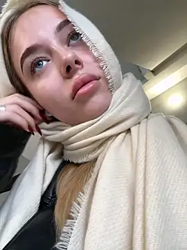 Snapshot of enjoy_my_beauty chatting on October 2025 06:59:01 AM enjoy my beauty online show from October 2025 06:59:01 AM