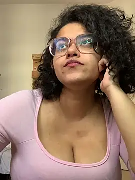 Snapshot of Curvydesifromgermany chatting on March 2025 12:48:02 PM Curvydesifromgermany online show from March 2025 12:48:02 PM