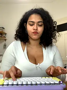 Snapshot of Curvydesifromgermany chatting on September 2025 12:16:01 PM Curvydesifromgermany online show from September 2025 12:16:01 PM