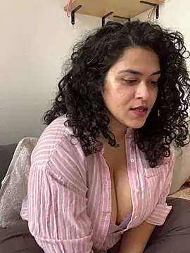 Curvydesifromgermany online show from April 2026 10:16:02 AM