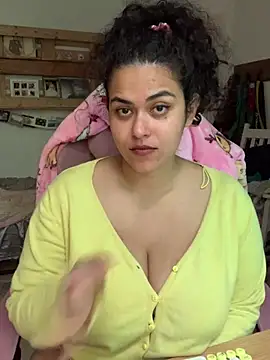 Snapshot of Curvydesifromgermany chatting on June 2026 02:33:01 PM Curvydesifromgermany online show from June 2026 02:33:01 PM