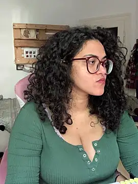 Snapshot of Curvydesifromgermany chatting on June 2026 03:47:01 PM Curvydesifromgermany online show from June 2026 03:47:01 PM