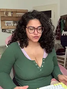 Snapshot of Curvydesifromgermany chatting on June 2026 06:27:02 AM Curvydesifromgermany online show from June 2026 06:27:02 AM