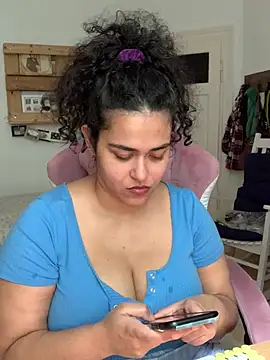 Snapshot of Curvydesifromgermany chatting on July 2026 12:33:01 PM Curvydesifromgermany online show from July 2026 12:33:01 PM