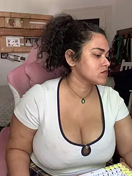 Snapshot of Curvydesifromgermany chatting on July 2026 12:52:02 PM Curvydesifromgermany online show from July 2026 12:52:02 PM
