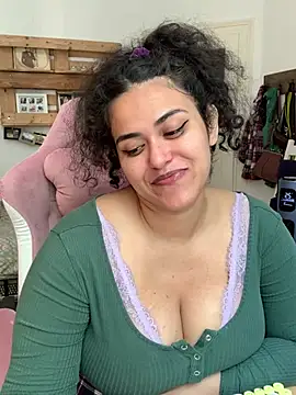 Snapshot of Curvydesifromgermany chatting on July 2026 10:07:01 AM Curvydesifromgermany online show from July 2026 10:07:01 AM