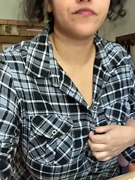 Snapshot of Curvydesifromgermany chatting on July 2026 11:37:02 AM Curvydesifromgermany online show from July 2026 11:37:02 AM