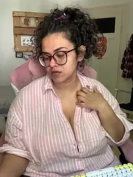 Snapshot of Curvydesifromgermany chatting on July 2026 12:47:02 PM Curvydesifromgermany online show from July 2026 12:47:02 PM