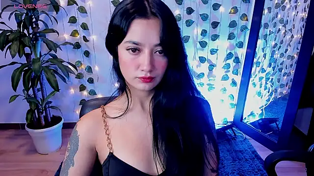 Snapshot of mariiana-diaz chatting on December 2024 03:11:02 PM mariiana-diaz online show from December 2024 03:11:02 PM