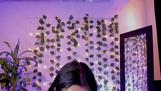 Snapshot of mariiana-diaz chatting on February 2025 04:37:01 PM mariiana-diaz online show from February 2025 04:37:01 PM