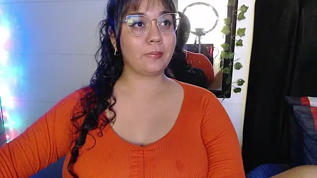 Snapshot of Alezapark chatting on June 2026 01:36:01 AM Alezapark online show from June 2026 01:36:01 AM