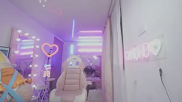 Snapshot of angelacianuro_ chatting on December 2024 02:56:02 AM angelacianuro online show from December 2024 02:56:02 AM