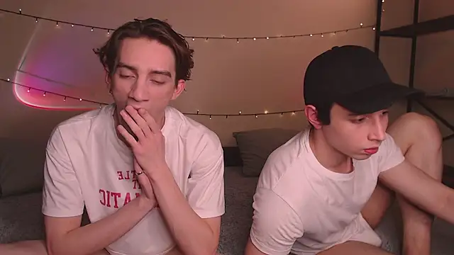 Snapshot of EliotMarks chatting on November 2025 07:34:02 PM EliotMarks online show from November 2025 07:34:02 PM