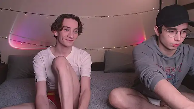 Snapshot of EliotMarks chatting on November 2025 07:35:02 PM EliotMarks online show from November 2025 07:35:02 PM