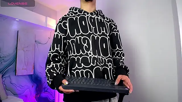 Steev Novoa online show from April 2026 02:55:01 AM