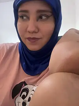Snapshot of hannahayat chatting on July 2026 03:40:02 PM hannahayat online show from July 2026 03:40:02 PM