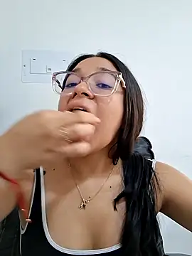 -VICKKY online show from February 2026 02:23:02 PM