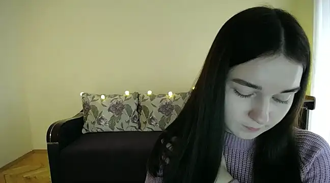 Pretty shy online show from January 2025 11:37:02 AM