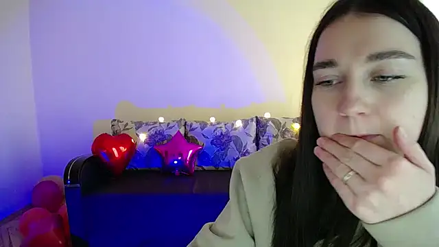 Pretty shy online show from February 2025 12:11:02 PM