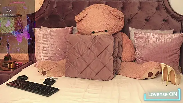 JaneDevine online show from November 2025 06:23:01 AM