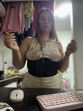 Emiily lee online show from January 2026 01:30:01 AM