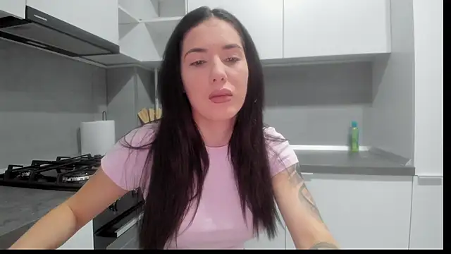 Snapshot of Emmapmg chatting on December 2025 06:59:02 PM Emmapmg online show from December 2025 06:59:02 PM