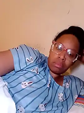 Snapshot of madamsensuale chatting on January 2025 06:03:01 AM madamsensuale online show from January 2025 06:03:01 AM