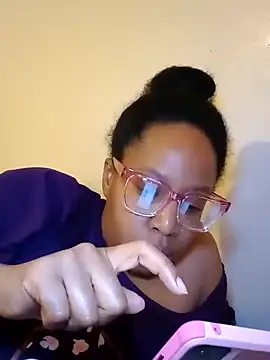 Snapshot of madamsensuale chatting on February 2025 06:02:01 AM madamsensuale online show from February 2025 06:02:01 AM