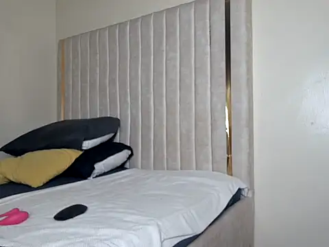 prety lily online show from February 2026 12:48:01 AM