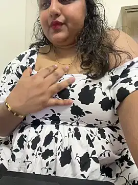 Snapshot of smile_pretty chatting on February 2025 08:41:02 PM smile pretty online show from February 2025 08:41:02 PM