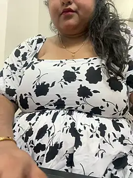 Snapshot of smile_pretty chatting on February 2025 06:46:02 PM smile pretty online show from February 2025 06:46:02 PM