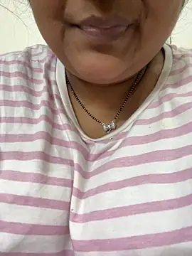 Snapshot of smile_pretty chatting on October 2025 08:29:02 PM smile pretty online show from October 2025 08:29:02 PM