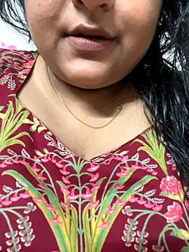 Snapshot of smile_pretty chatting on November 2025 06:41:04 PM smile pretty online show from November 2025 06:41:04 PM